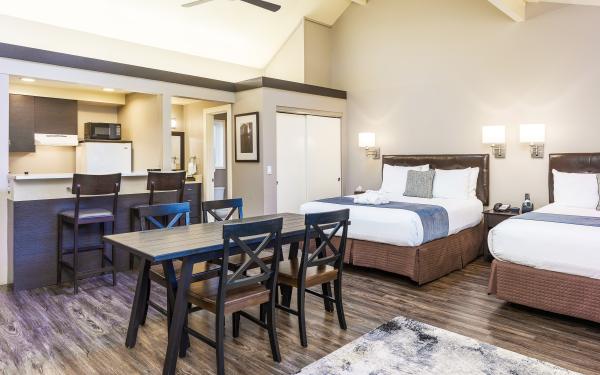 Earthbox Inn - San Juan Island Washington - Sea Place pic of beds and kitchen